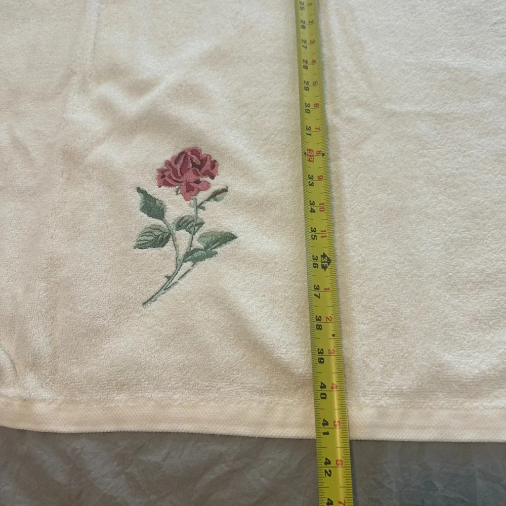 Vintage Accents by Home Innovations 3pc Towel‎ Set Embroidered Rose White Cotton